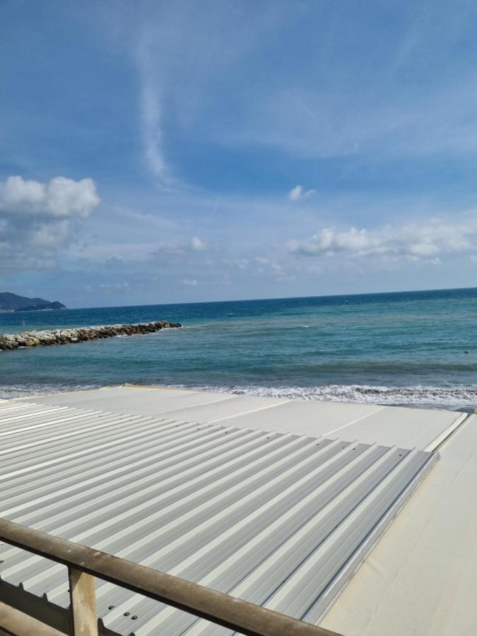 Albergo Stella Di Mare ลาวาญา ภายนอก รูปภาพ