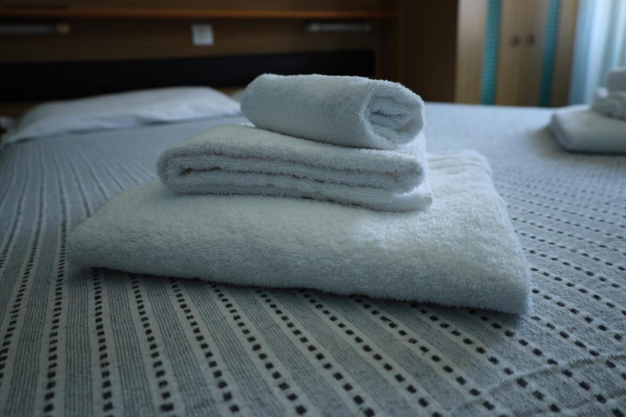 Albergo Stella Di Mare ลาวาญา ภายนอก รูปภาพ