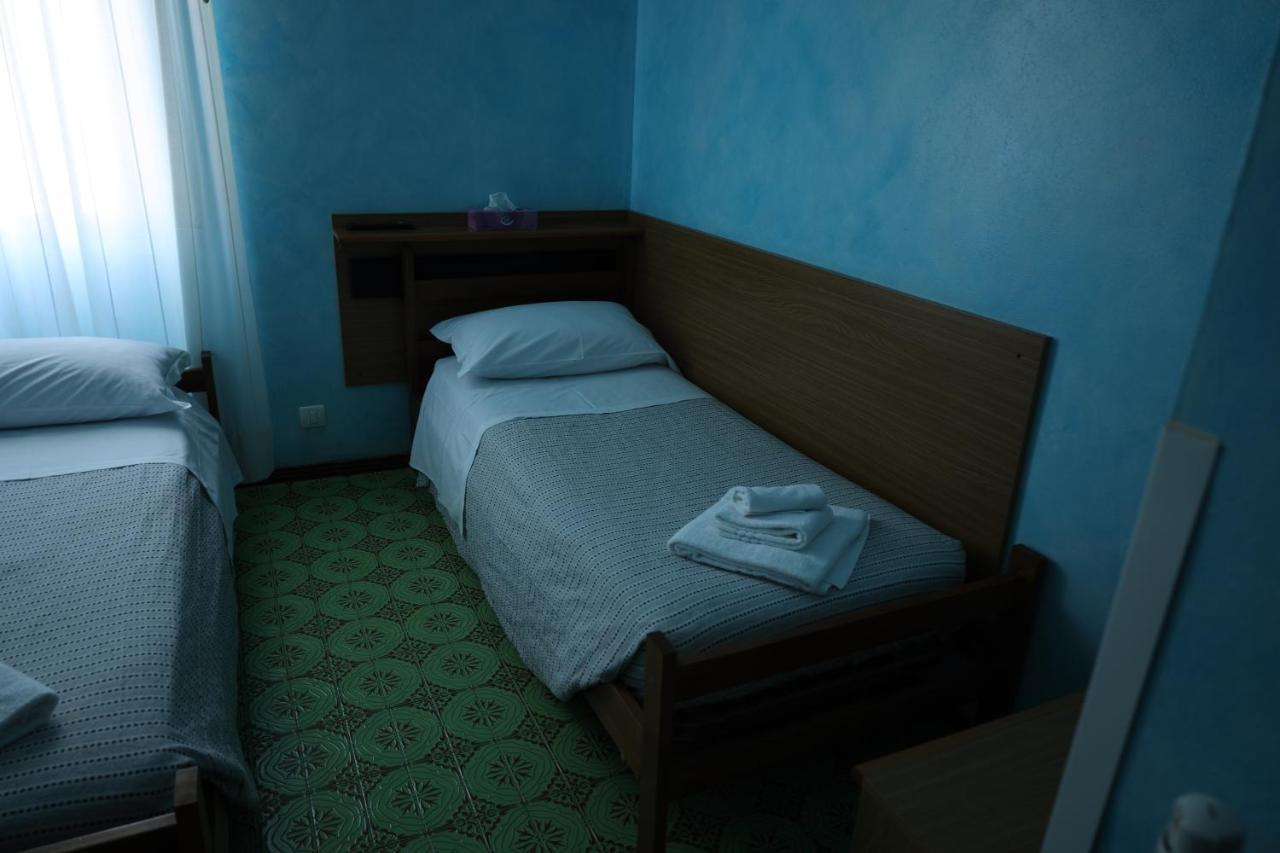 Albergo Stella Di Mare ลาวาญา ภายนอก รูปภาพ