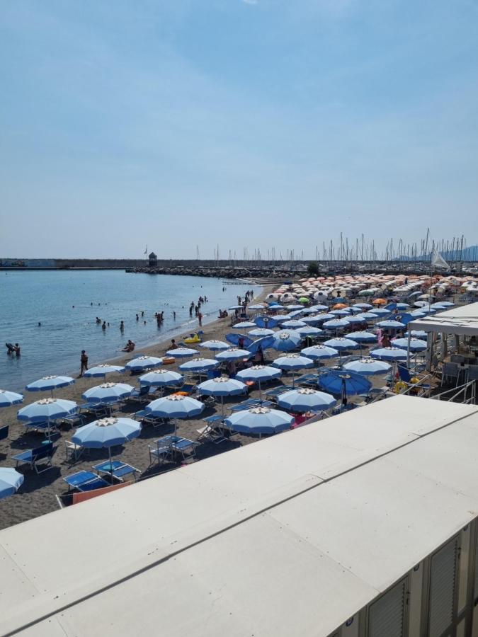 Albergo Stella Di Mare ลาวาญา ภายนอก รูปภาพ